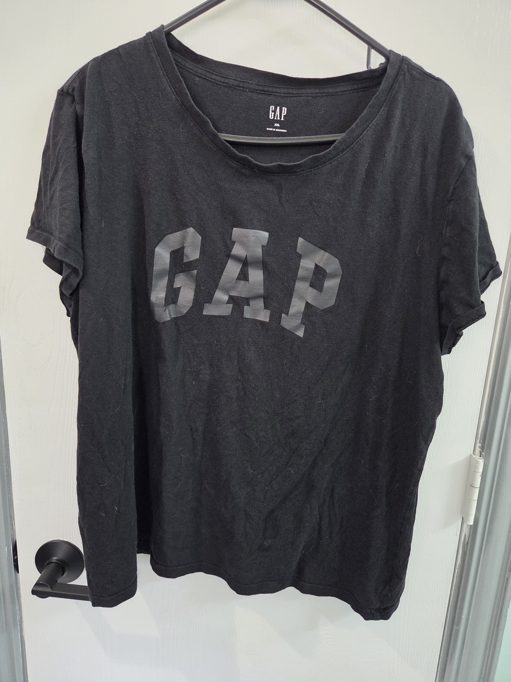 GAP Black Short-Sleeve Logo Tee